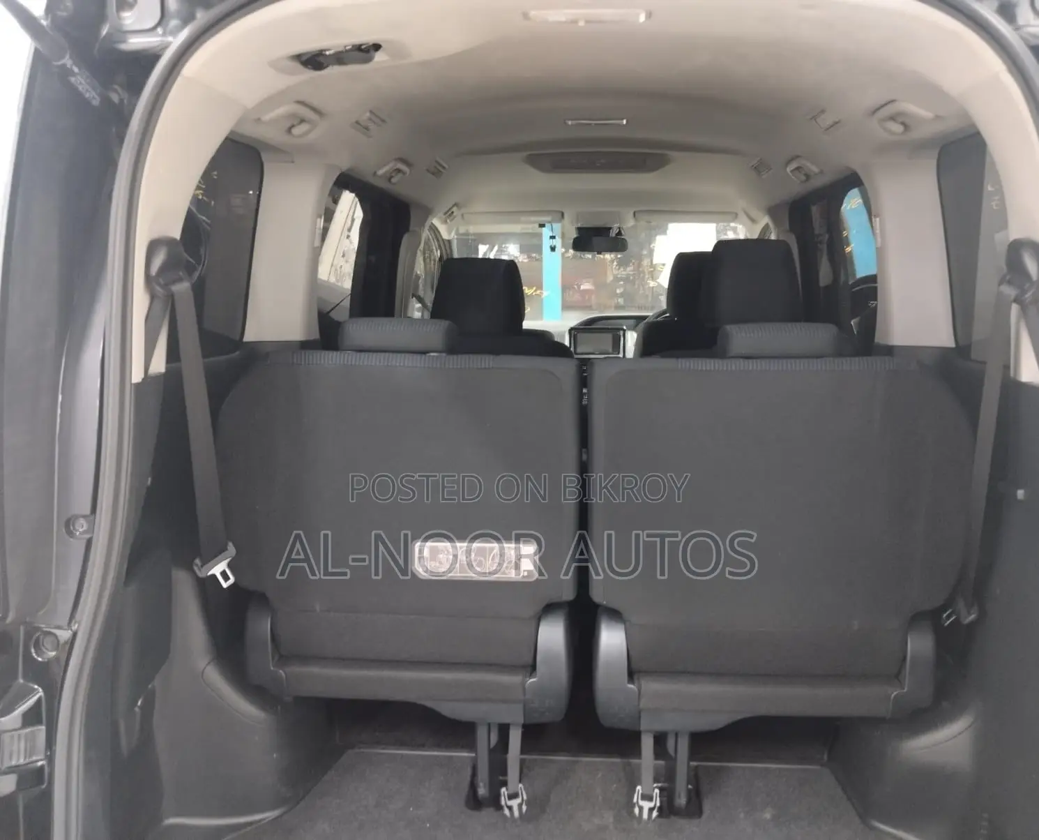 Toyota Noah 1.8 FWD Hybrid (7 seater) 2021 Black