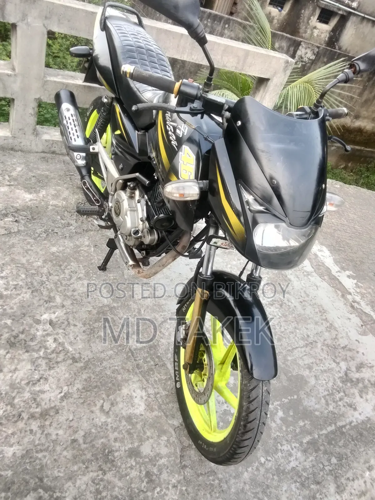 বাজাজ পালসার ১৫০ ২০১২ ব্ল্যাক