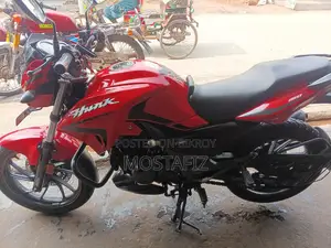 Hero Hunk ২০২৩ লাল
