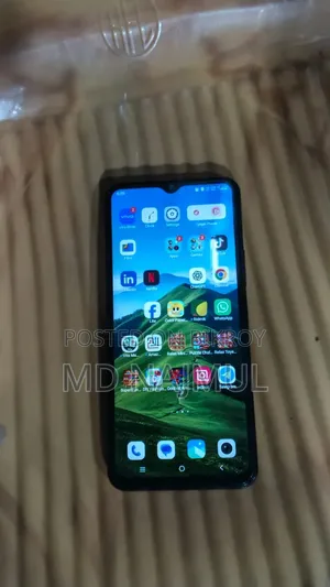 Vivo Y18 128 GB Purple