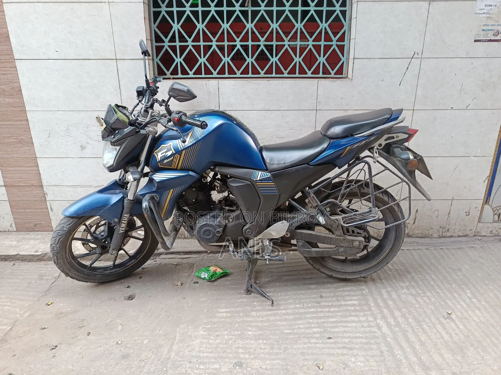 ইয়ামাহা এফজেডএস ভি২ ২০২২ নীল