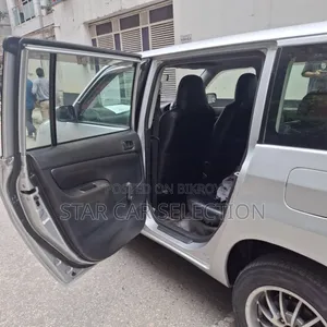 টয়োটা প্রবক্স ২০০৮ রূপালী