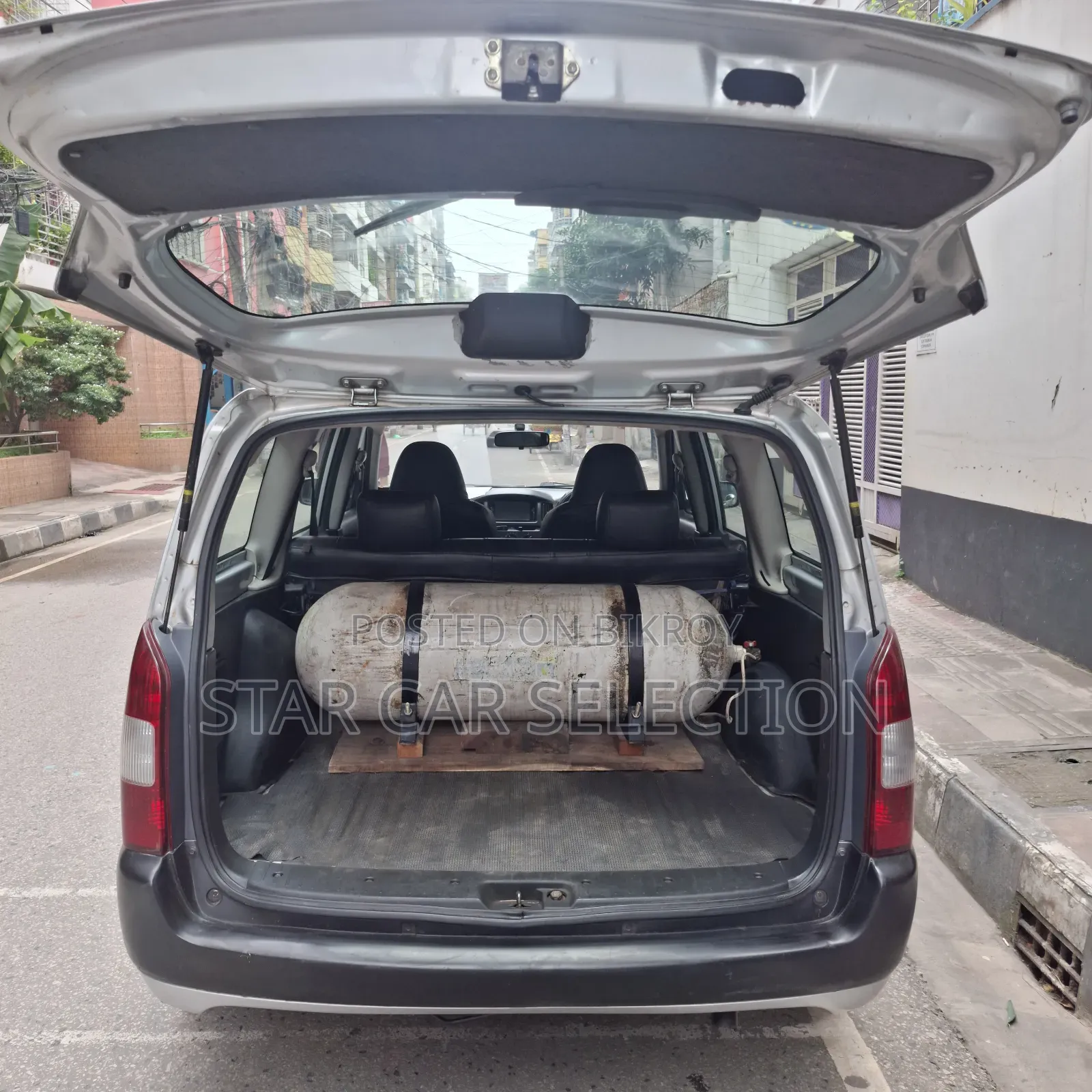 টয়োটা প্রবক্স ২০০৮ রূপালী