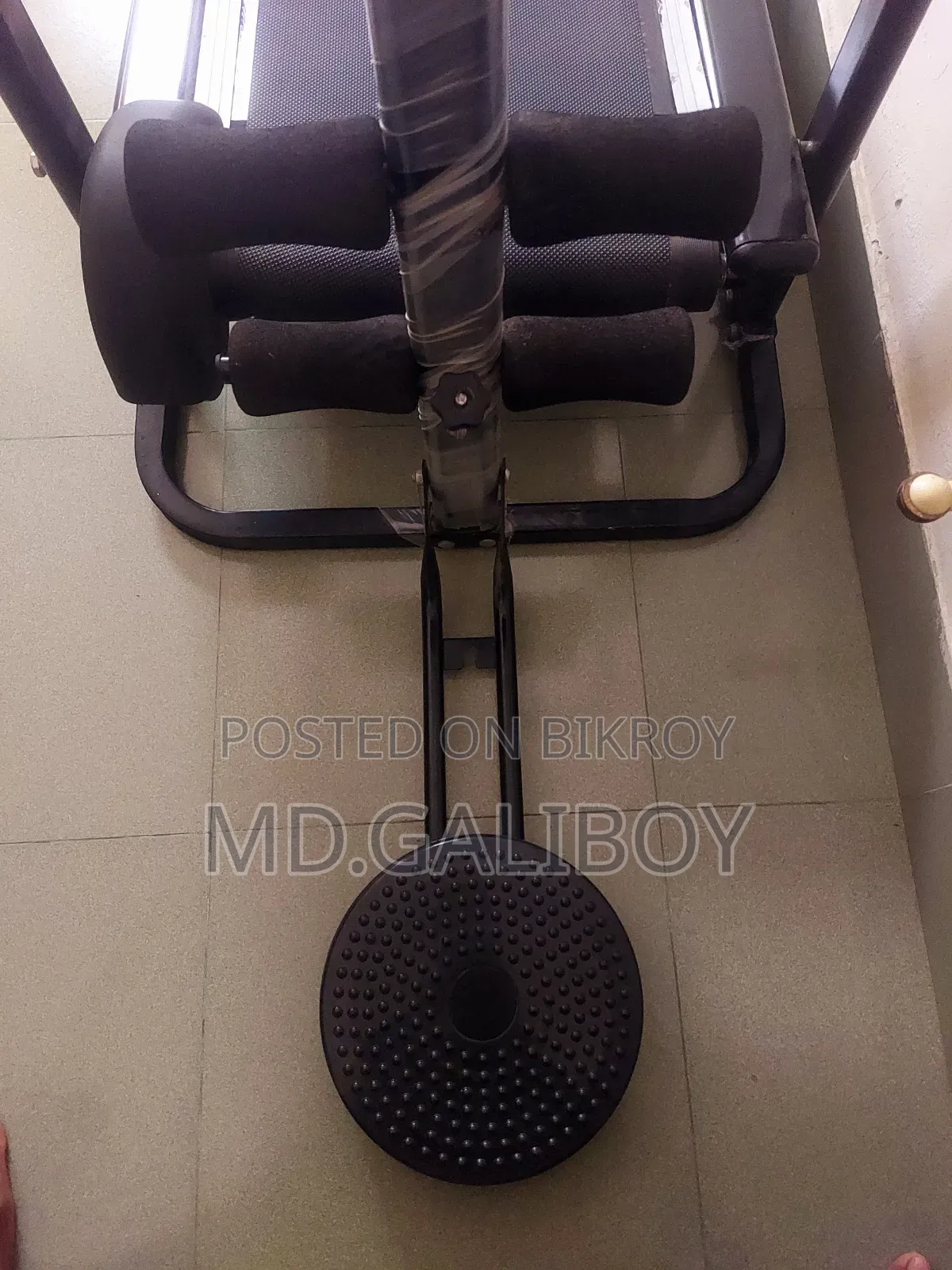 ম্যানুয়াল ট্রেডমিল। [সেল পোস্ট]