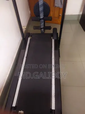 ম্যানুয়াল ট্রেডমিল। [সেল পোস্ট]