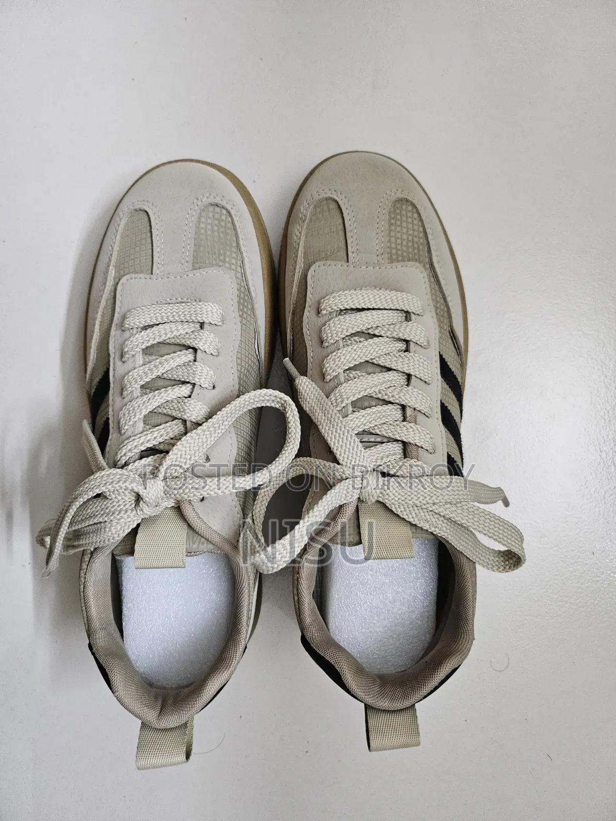 Sneakers Size 40