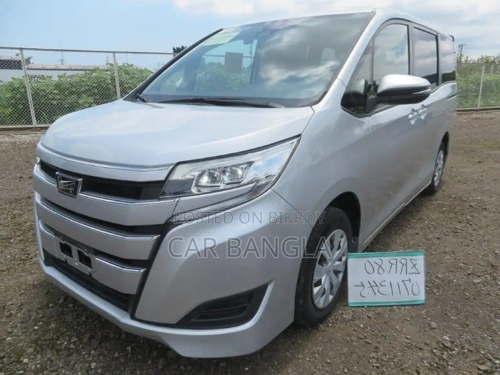 Toyota Noah 2021 Silver