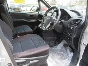 Toyota Noah 2021 Silver