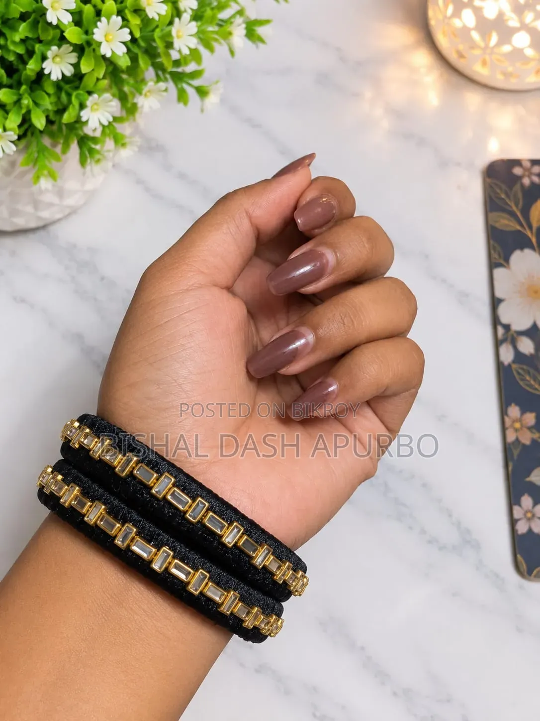 Premium Black & Golden Stylish Churi