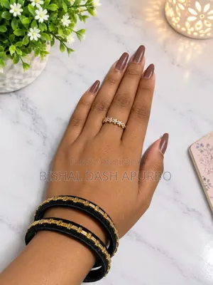 Premium Black & Golden Stylish Churi