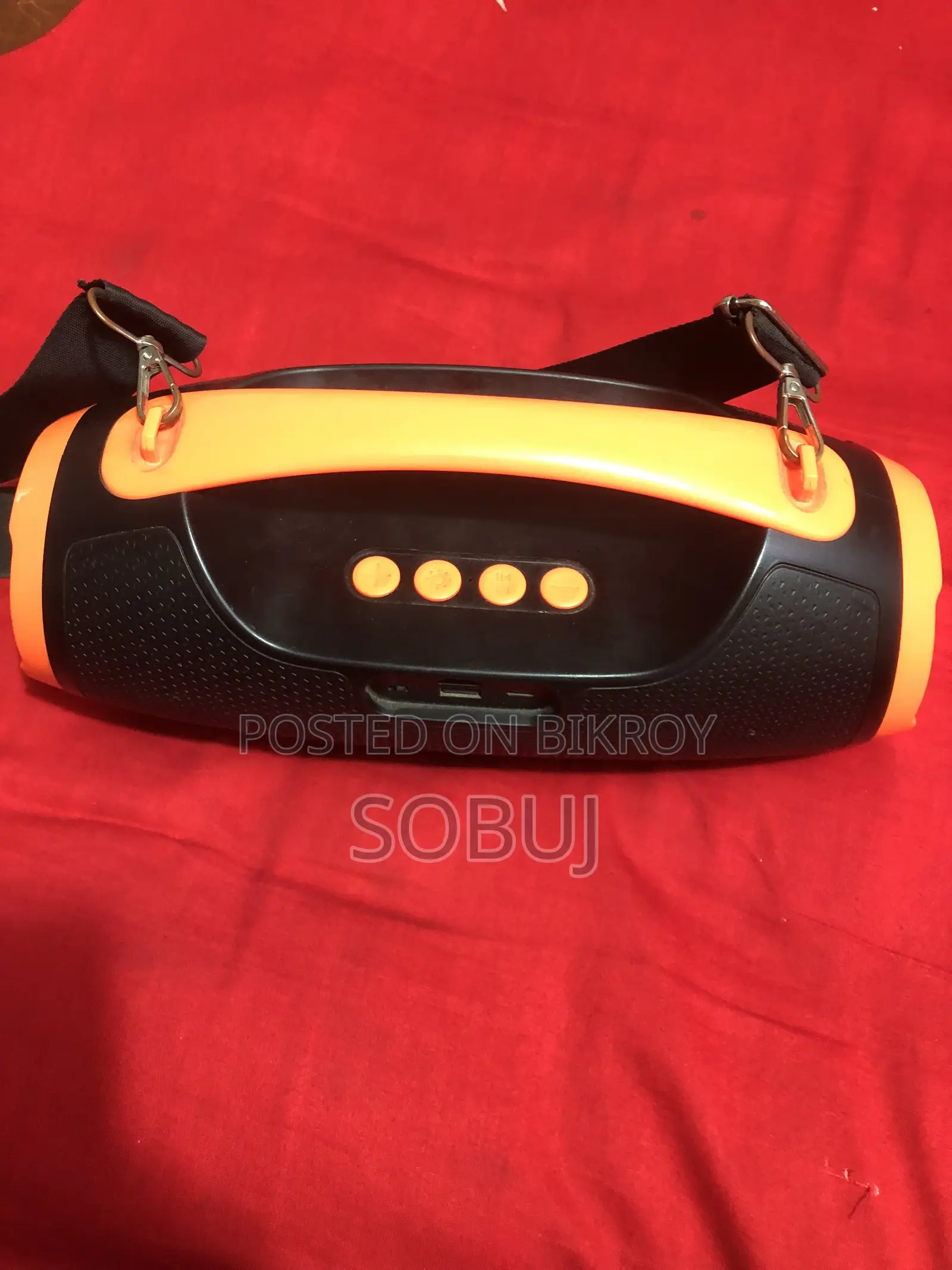 The box is very good, lots of sound
