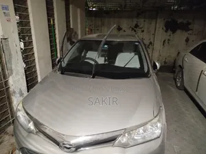 টয়োটা এক্সিও ২০১৫ ধূসর