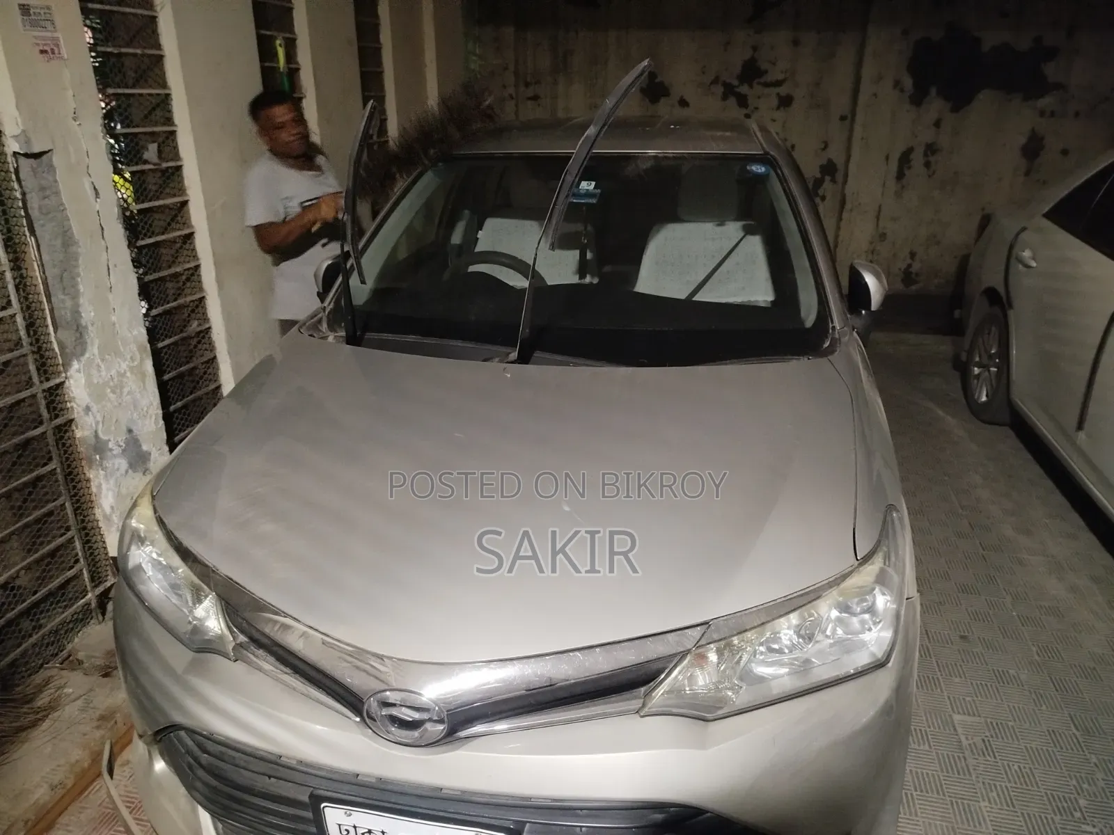 টয়োটা এক্সিও ২০১৫ ধূসর