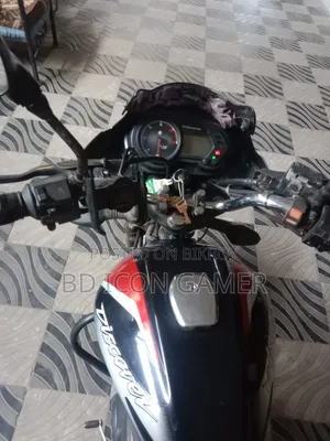 বাজাজ ডিসকভার ১২৫ ২০২০ কালো