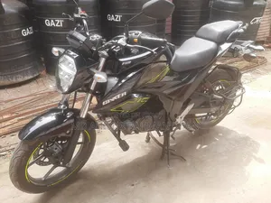 সুজুকি জিক্সার ২০২৪ ব্ল্যাক