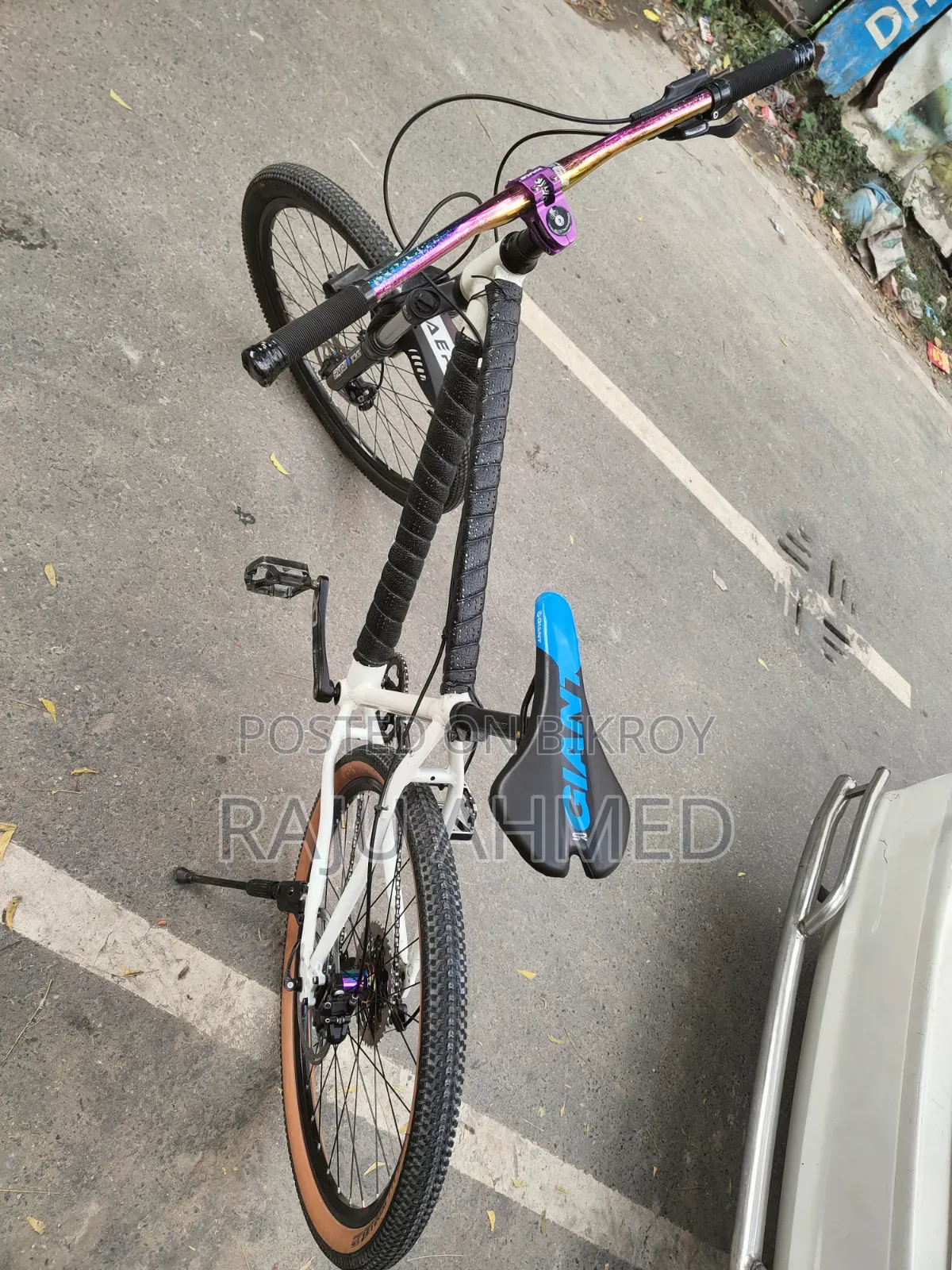 সাইকেলটা ব্যক্তিগত প্রয়োজনের বেচে দিমু টাকা দরকার
