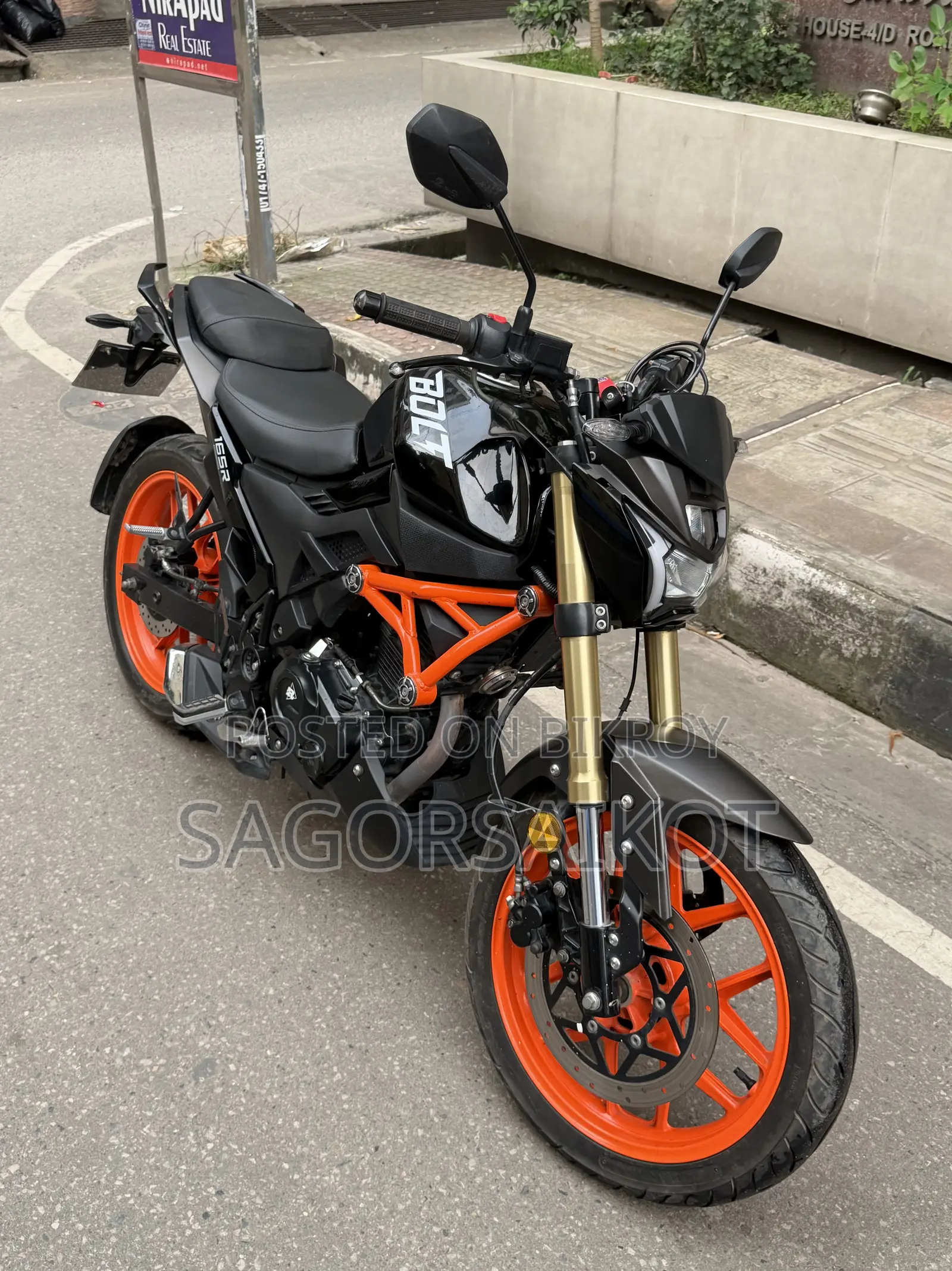 Runner Bolt 165R 2022 Black