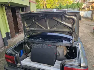 Toyota Corolla Sedan 1990