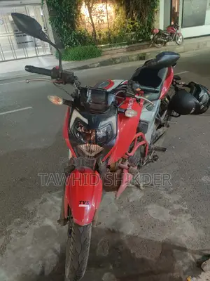টিভিএস অ্যাপাচে ১৬০ ৪ভি ২০২২ রেড