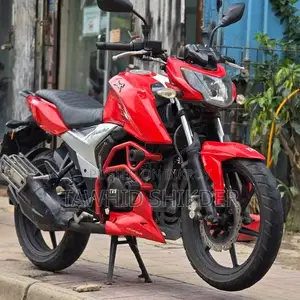 টিভিএস অ্যাপাচে ১৬০ ৪ভি ২০২২ রেড