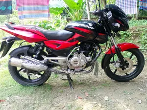 বাজাজ পালসার ১৫০ ২০১৭ লাল