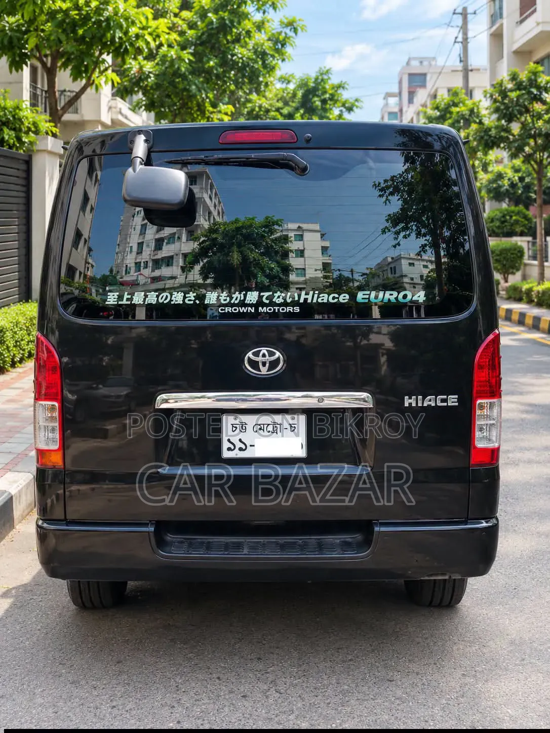 টয়োটা হাইএচ ২০১১ কালো