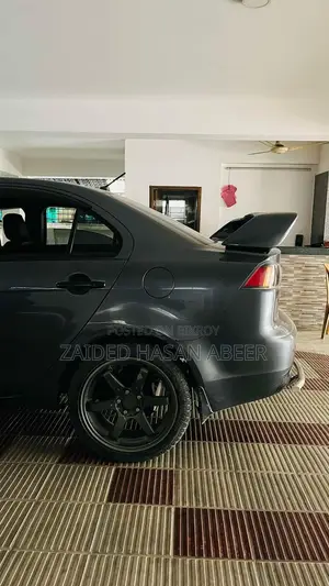 মিতসুবিশি ল্যান্সার ২০১০ গ্রে