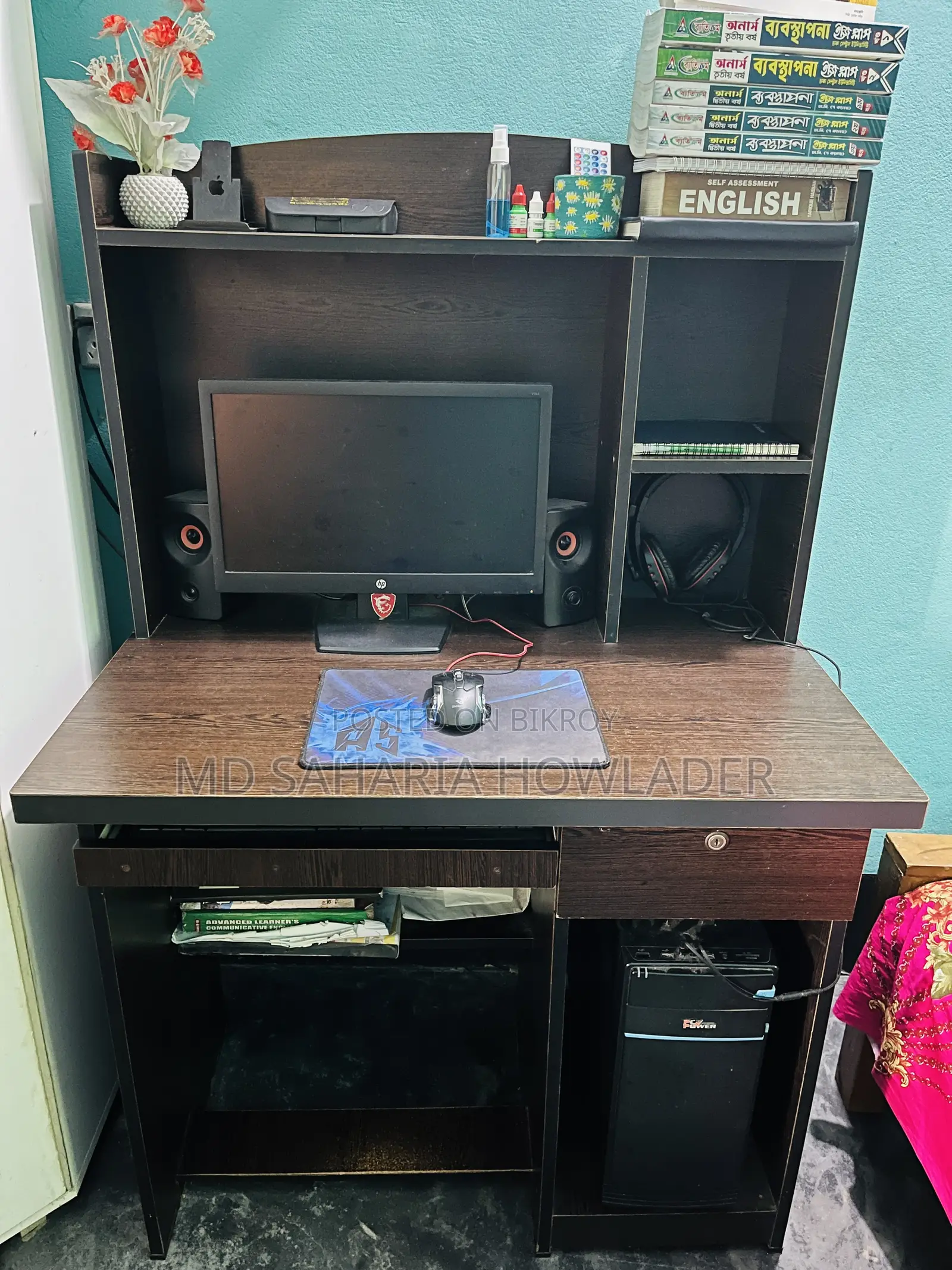 Almost New Computer Table With Drawer & Storage
