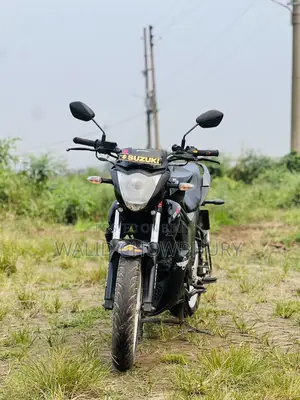 সুজুকি জিক্সার ২০২৩ ব্ল্যাক