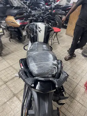 TVS Apache RTR 160 4V 2023 Black