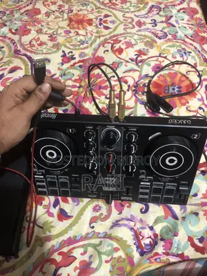 Hercules DJControl Inpulse 200 DJ Controller - Brand New / Fresh Condition