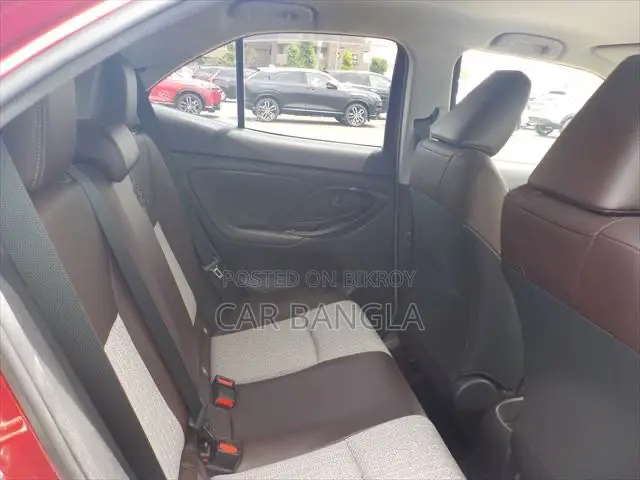 Toyota Yaris Cross 2021 Red