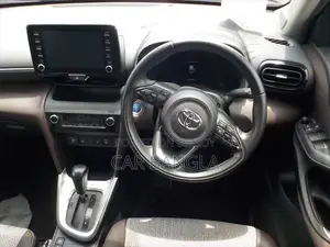 Toyota Yaris Cross 2021 Red
