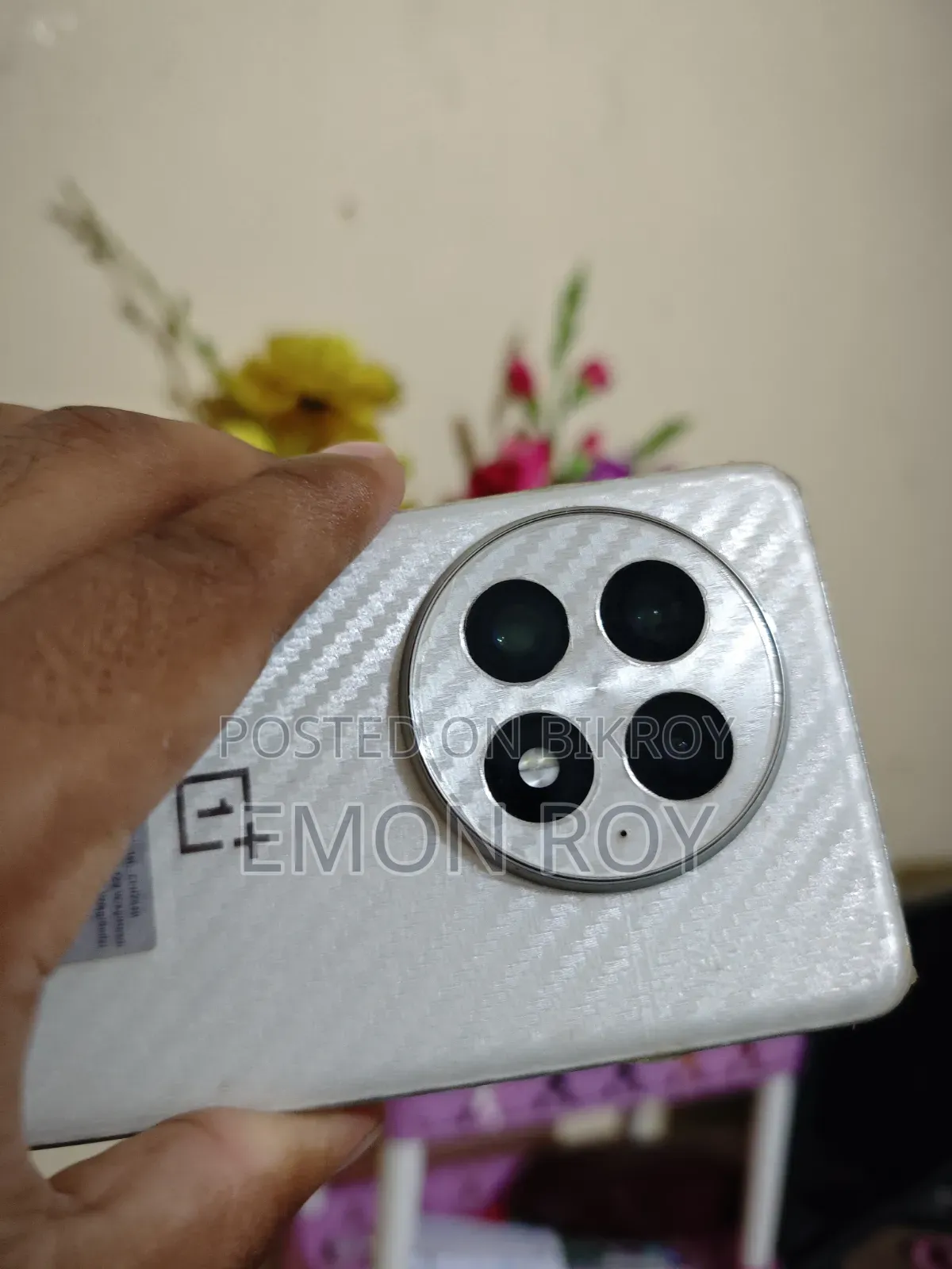 ওয়ানপ্লাস ১৩ ৫১২ জিবি সাদা