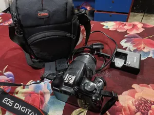 Canon 1300D