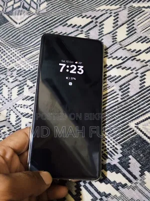 ওয়ানপ্লাস ১৩ ৫১২ জিবি সাদা