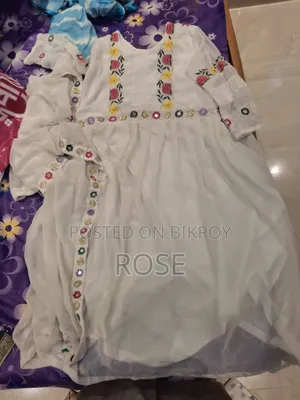 হোয়াইট আনারকলি