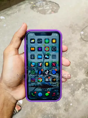অ্যাপল আইফোন এক্সআর ৬৪ জিবি কালো