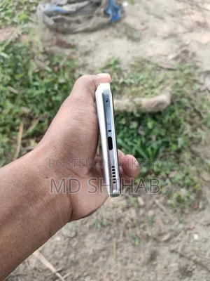 New Vivo iQOO Neo10 256 GB Yellow