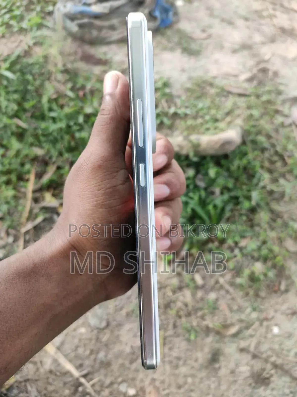 New Vivo iQOO Neo10 256 GB Yellow