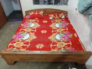 এই খাটটি বিক্রি করা হবে।