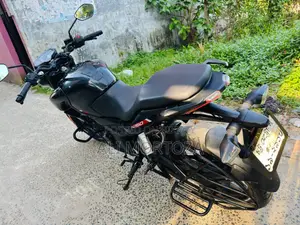 বাজাজ পালসার এন১৬০ ২০২৩