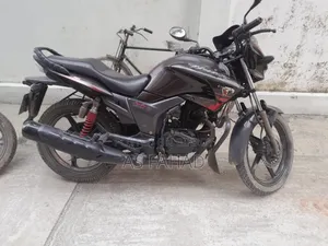 হিরো হাঙ্ক ২০১৪ গ্রে
