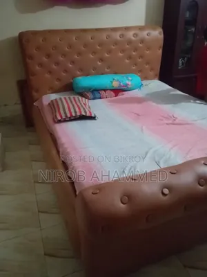 গদি লাগানো ডিজািনের খাট বিক্রি হবে