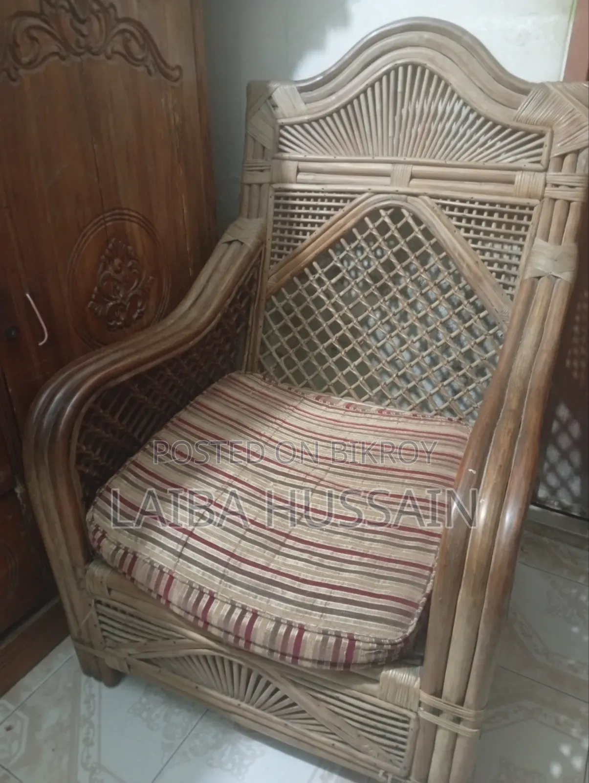3+1+1 seater used cane sofa will be sold without foam.