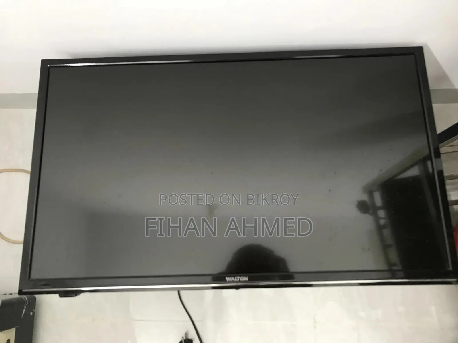 Walton 32" TV Sale (Smart Board Installed)