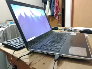 Laptop Dell Inspiron 15 3000 4GB Intel Core i3 HDD+SSD 1T