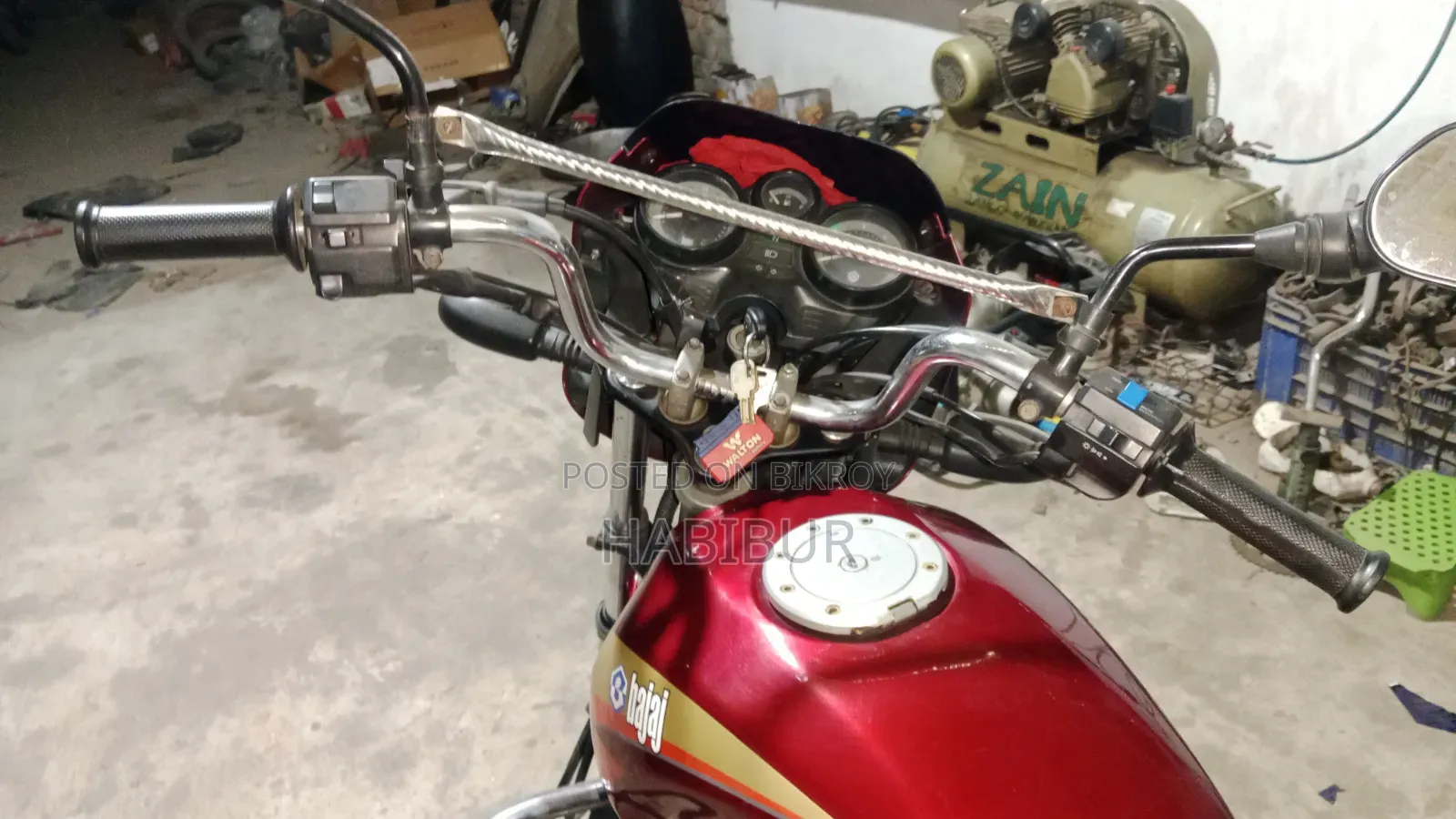 Bajaj 2006 Red