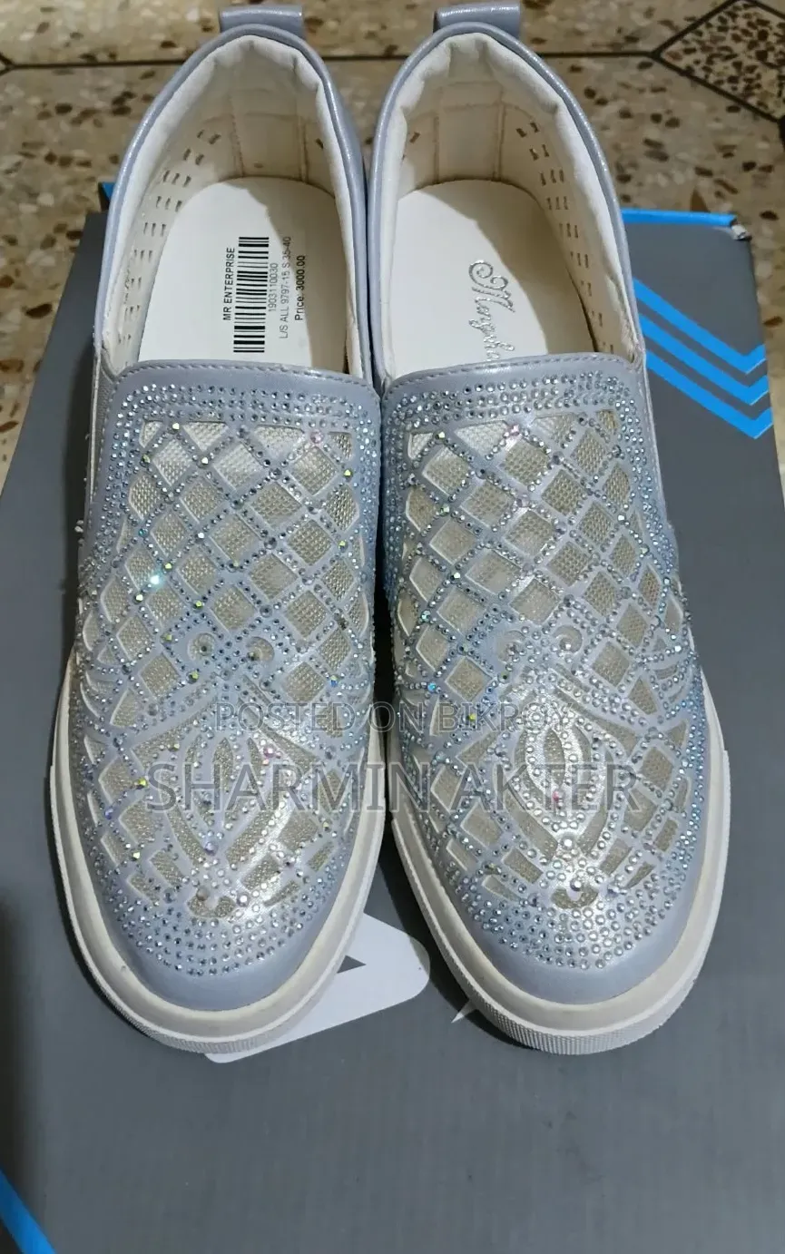 Wedge Sneaker