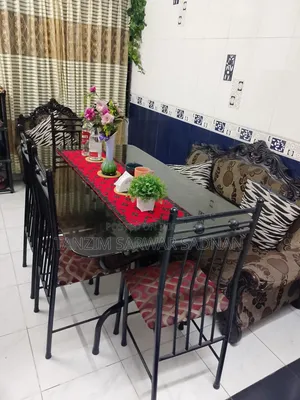 Standard Glass Top Dining Table With 4 Chairs